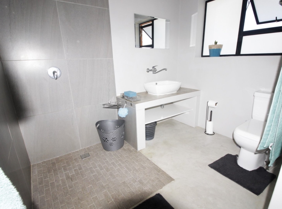 4 Bedroom Property for Sale in Paradise Beach Eastern Cape